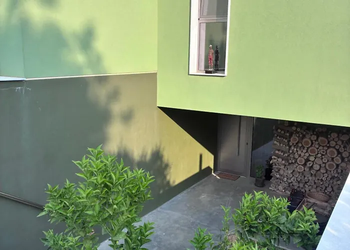 Finiq Boutiq Πανσιόν 3*