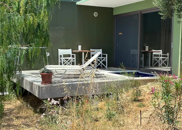 Finiq Boutiq Πανσιόν