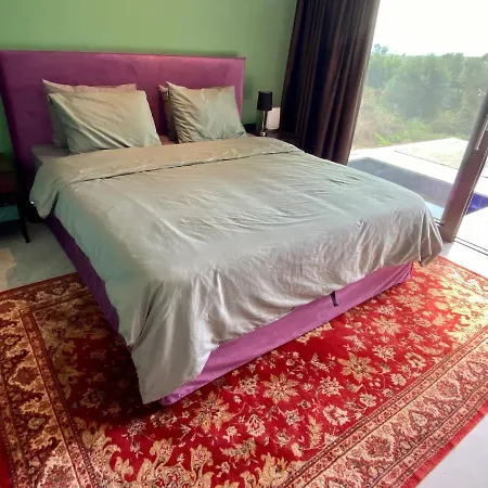 Pensión Finiq Boutiq Foiníki