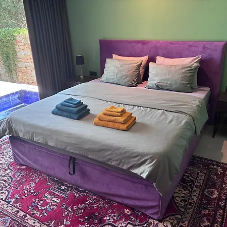 Finiq Boutiq Гостевой дом 3*