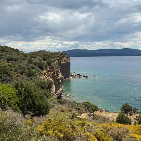 Finiq Boutiq Pensión Foiníki