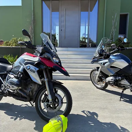 Finiq Boutiq 招待所 Foiníki