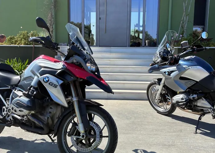 Finiq Boutiq Гостевой дом Foiniki